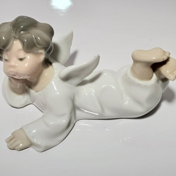 Lladró Angel Child Figurine – Small 5.5” - Picture 9 of 13